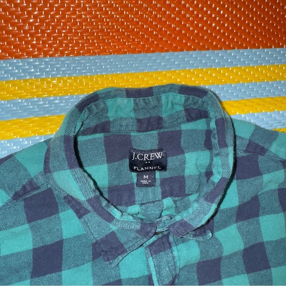 J. Crew Teal Navy Blue Plaid Flannel Button Up Shirt Men’s Size Medium - Picture 3 of 3